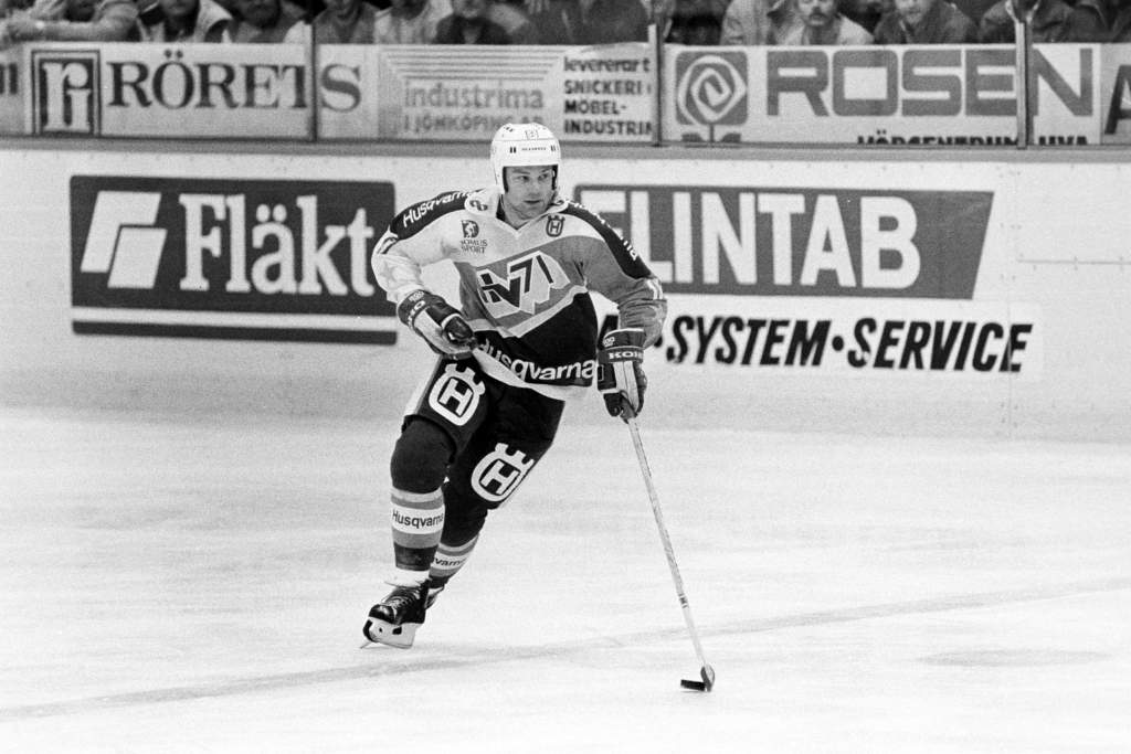 851017 Ishockey, Elitserien, HV71 - Leksand: Ivan Hansen, HV71.
© Bildbyrån - 9202